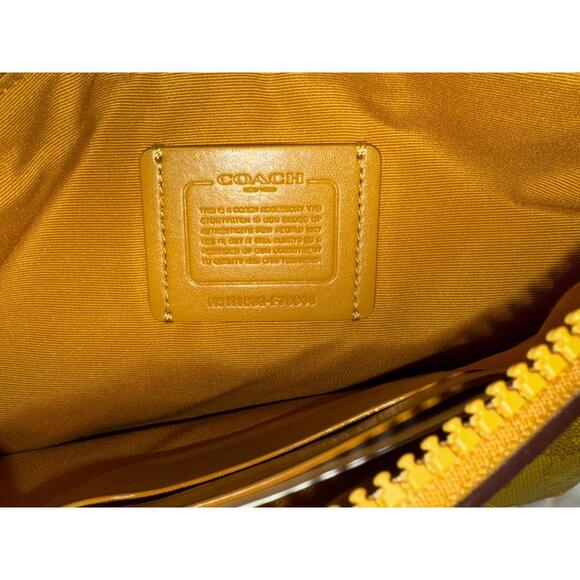 Coach Gallery Pouch With Horse And Carriage Print Yellow - Picture 2 of 7